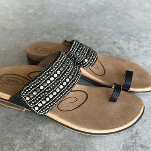Aetrex toe-loop sandal